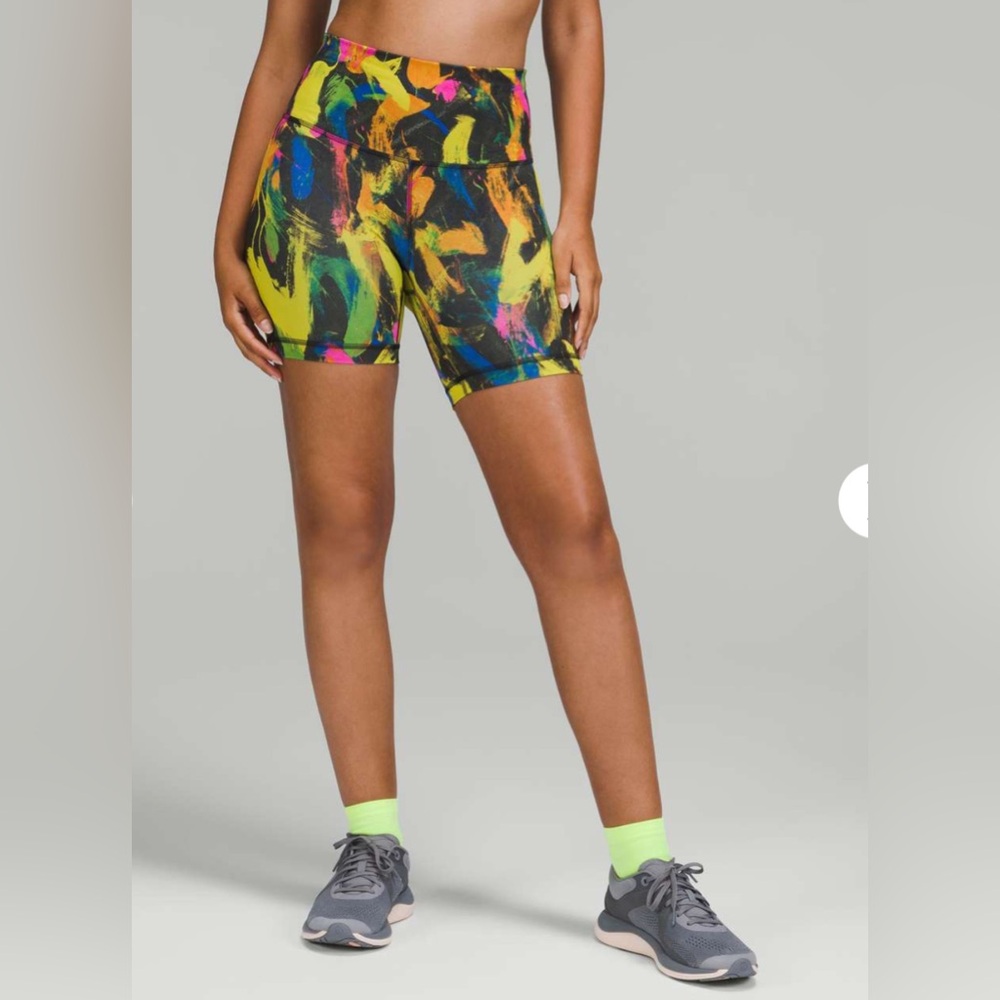 Lululemon Wunder Train High-Rise Short 6"
Undertone Black Multi